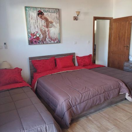 Love Holiday Suite 2 Tris Elies Exteriör bild