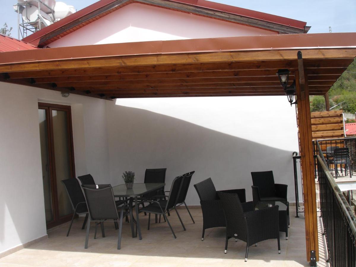 Love Holiday Suite 2 Tris Elies Exteriör bild