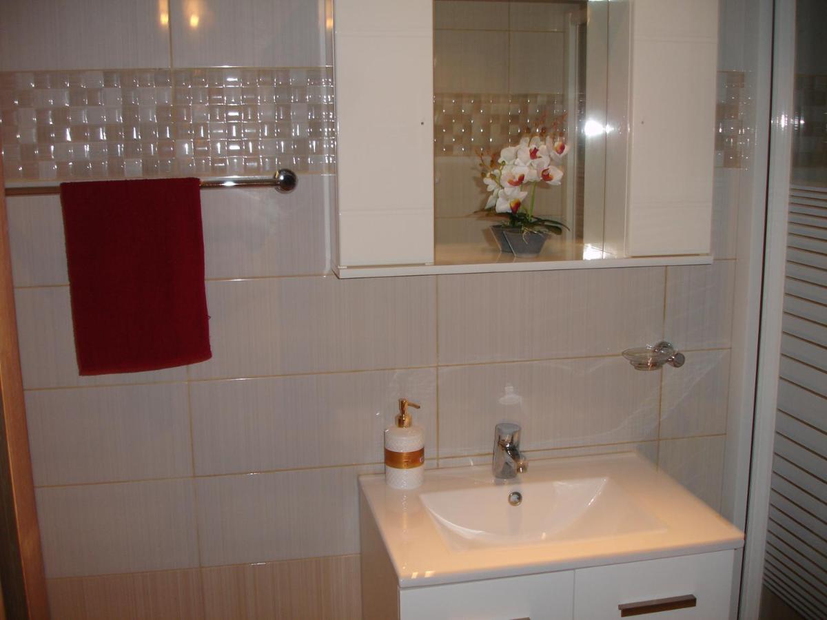 Love Holiday Suite 2 Tris Elies Exteriör bild