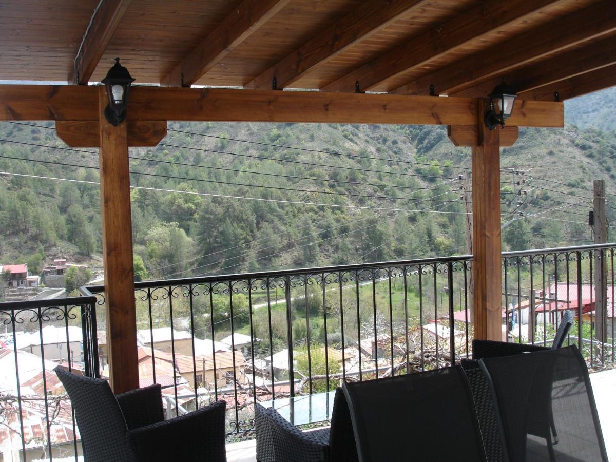 Love Holiday Suite 2 Tris Elies Exteriör bild