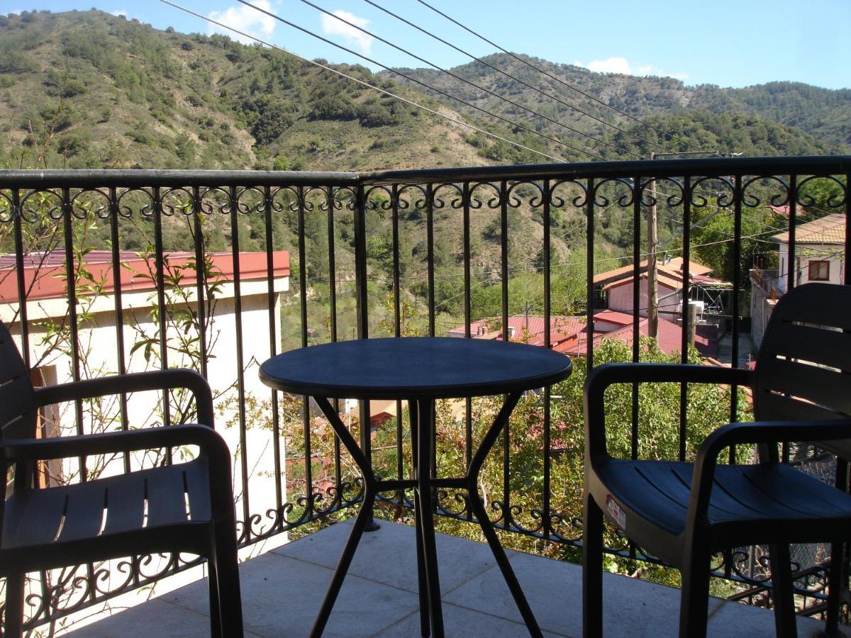 Love Holiday Suite 2 Tris Elies Exteriör bild