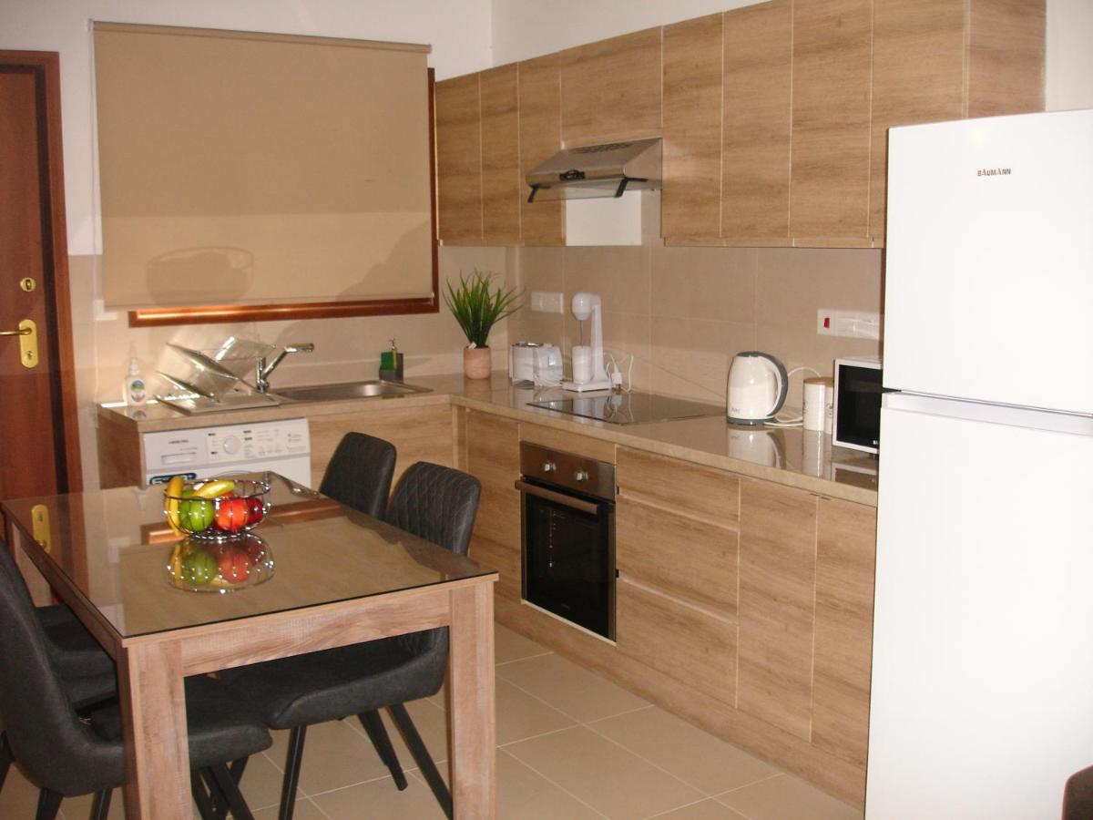Love Holiday Suite 2 Tris Elies Exteriör bild