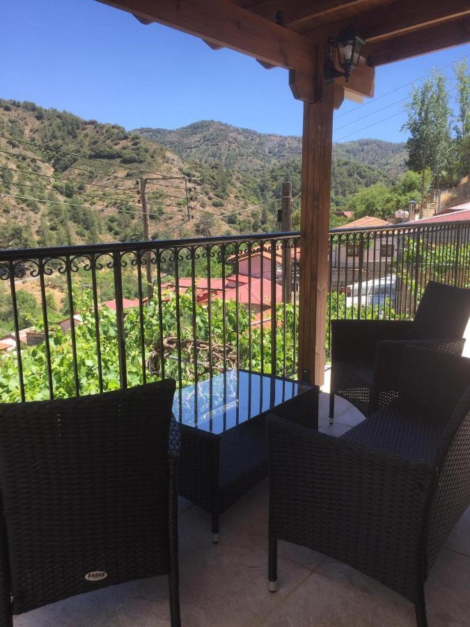 Love Holiday Suite 2 Tris Elies Exteriör bild