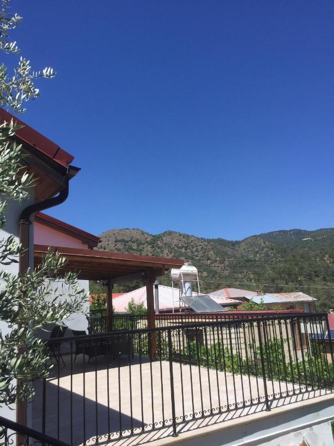 Love Holiday Suite 2 Tris Elies Exteriör bild