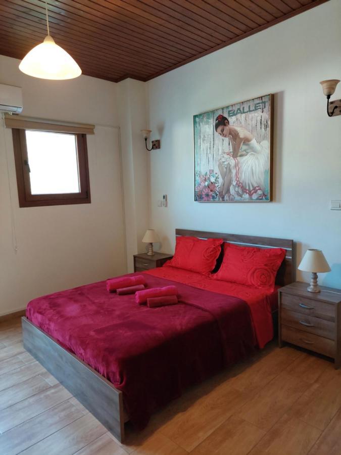 Love Holiday Suite 2 Tris Elies Exteriör bild