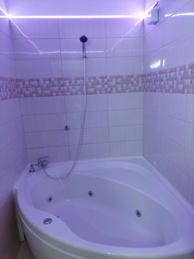 Love Holiday Suite 2 Tris Elies Exteriör bild